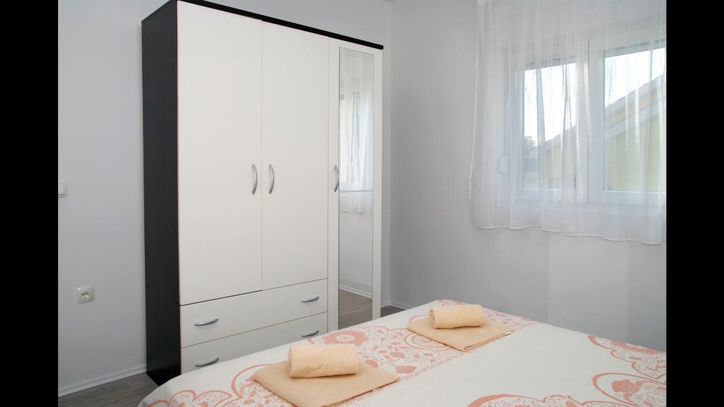Holiday Home Luka Задар Екстериор снимка