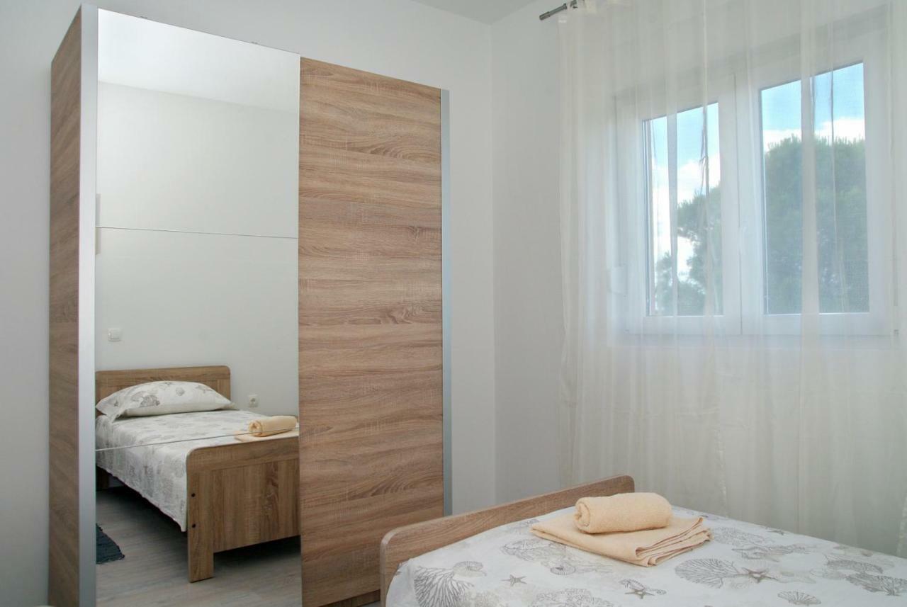 Holiday Home Luka Задар Екстериор снимка