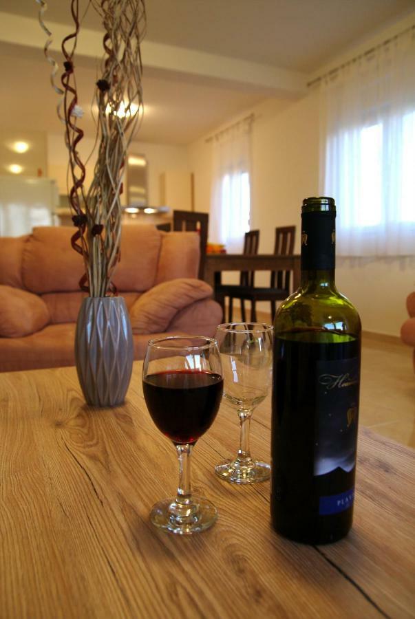 Holiday Home Luka Задар Екстериор снимка