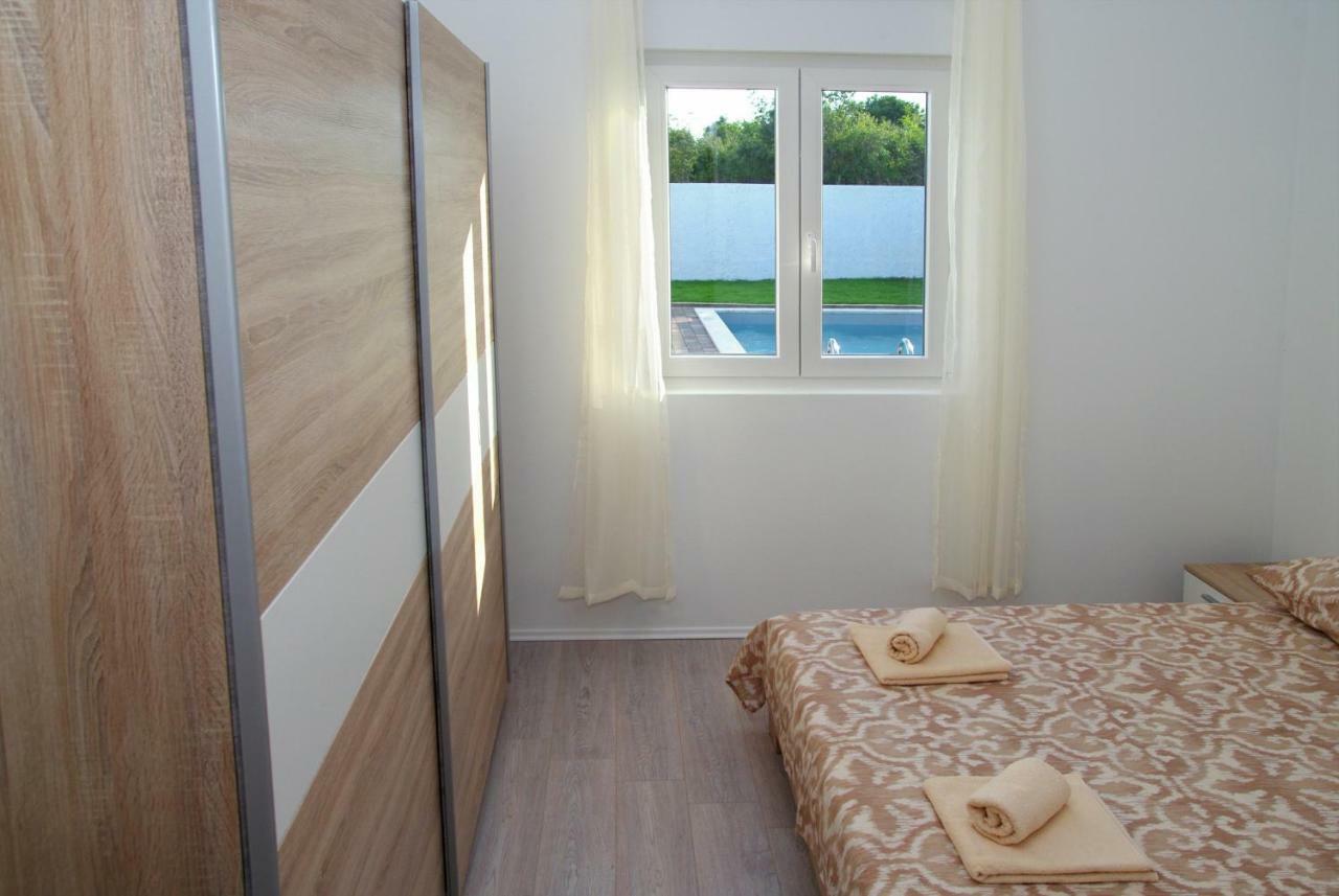 Holiday Home Luka Задар Екстериор снимка