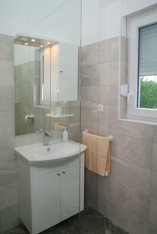 Holiday Home Luka Задар Екстериор снимка