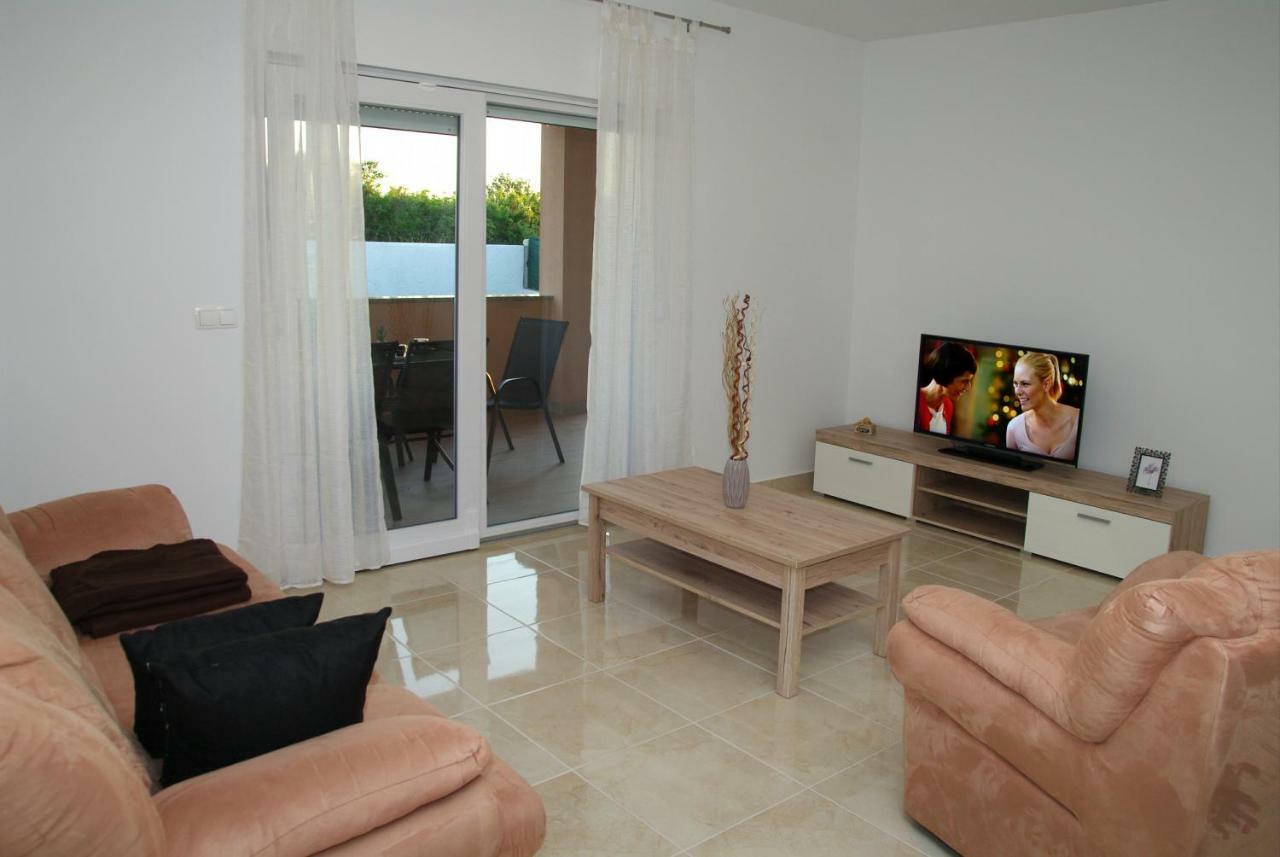 Holiday Home Luka Задар Екстериор снимка