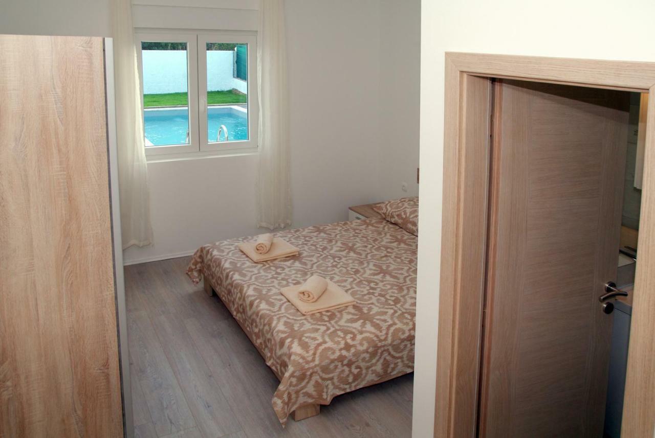 Holiday Home Luka Задар Екстериор снимка