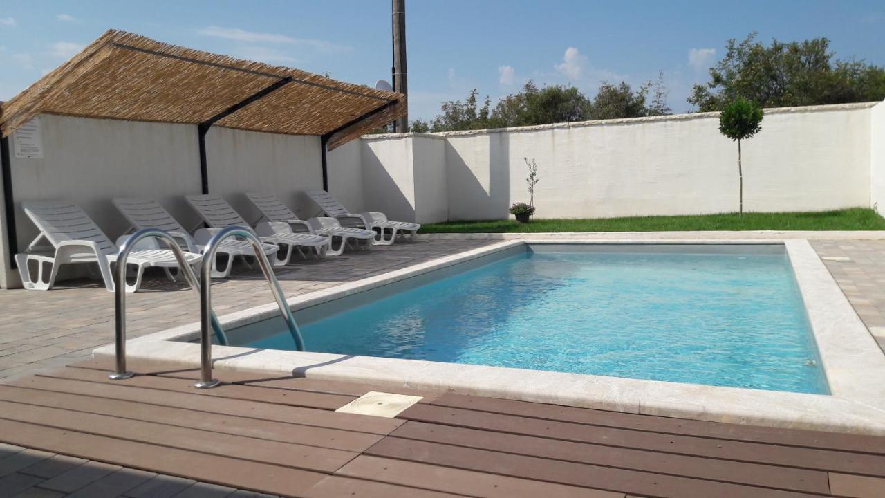 Holiday Home Luka Задар Екстериор снимка