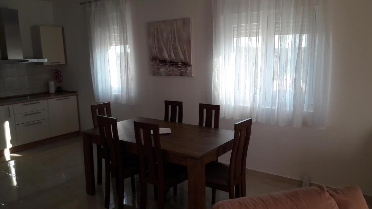 Holiday Home Luka Задар Екстериор снимка
