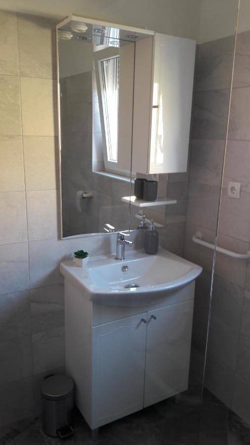 Holiday Home Luka Задар Екстериор снимка