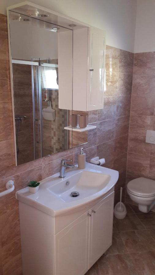 Holiday Home Luka Задар Екстериор снимка