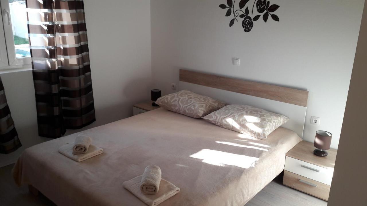Holiday Home Luka Задар Екстериор снимка