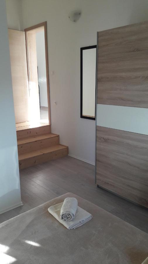 Holiday Home Luka Задар Екстериор снимка