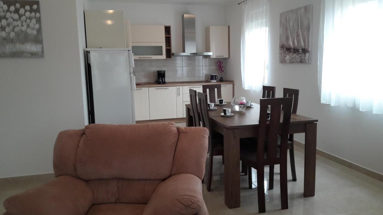 Holiday Home Luka Задар Екстериор снимка